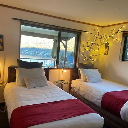 The Embassy B&B Queenstown Bagian luar foto