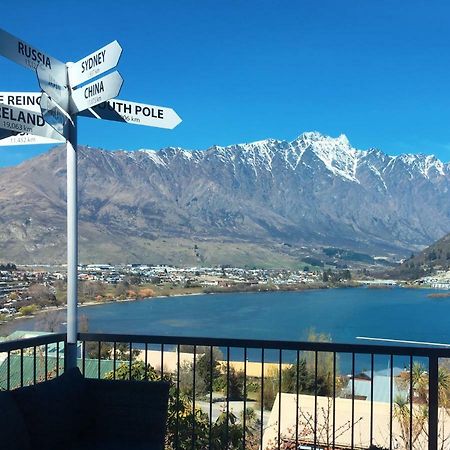 The Embassy B&B Queenstown Bagian luar foto