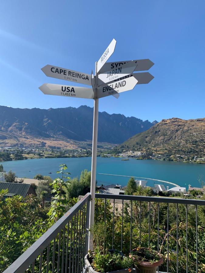 The Embassy B&B Queenstown Bagian luar foto