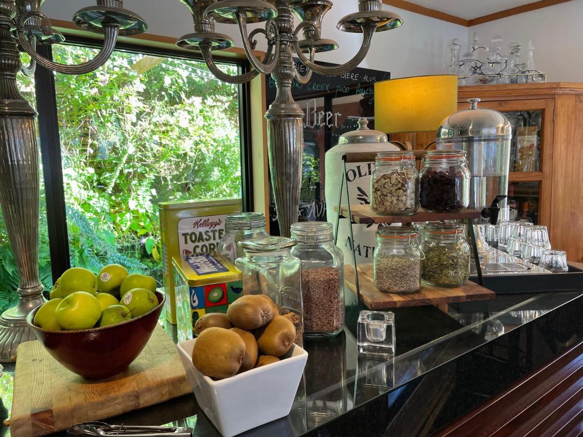 The Embassy B&B Queenstown Bagian luar foto