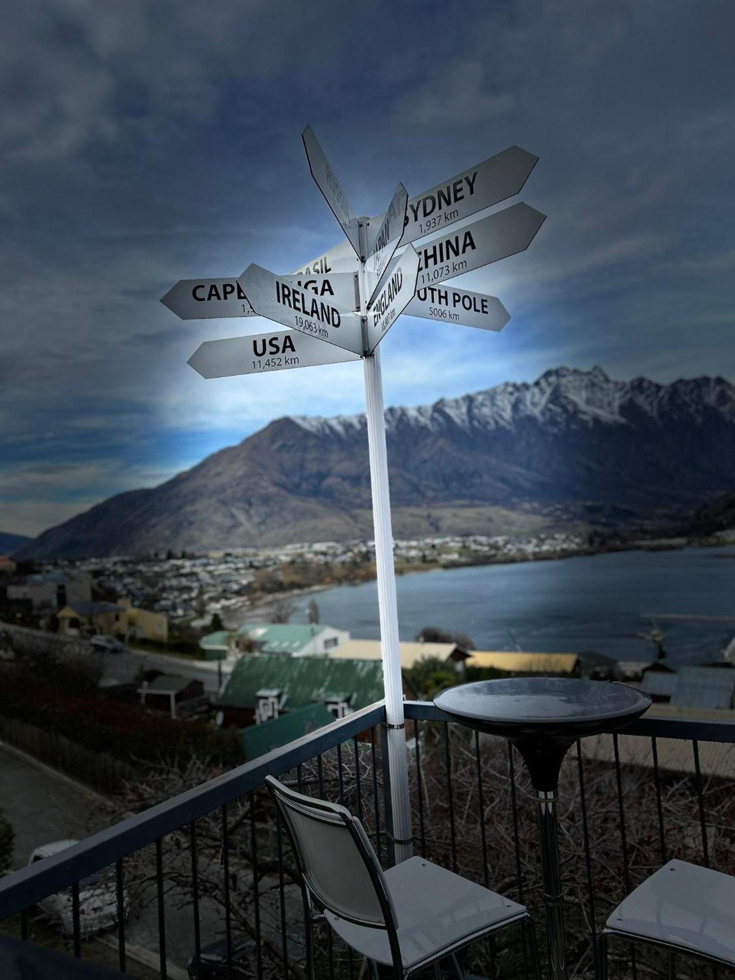The Embassy B&B Queenstown Bagian luar foto