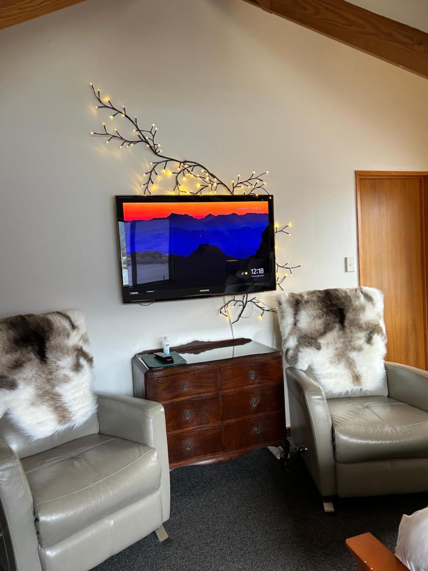 The Embassy B&B Queenstown Bagian luar foto