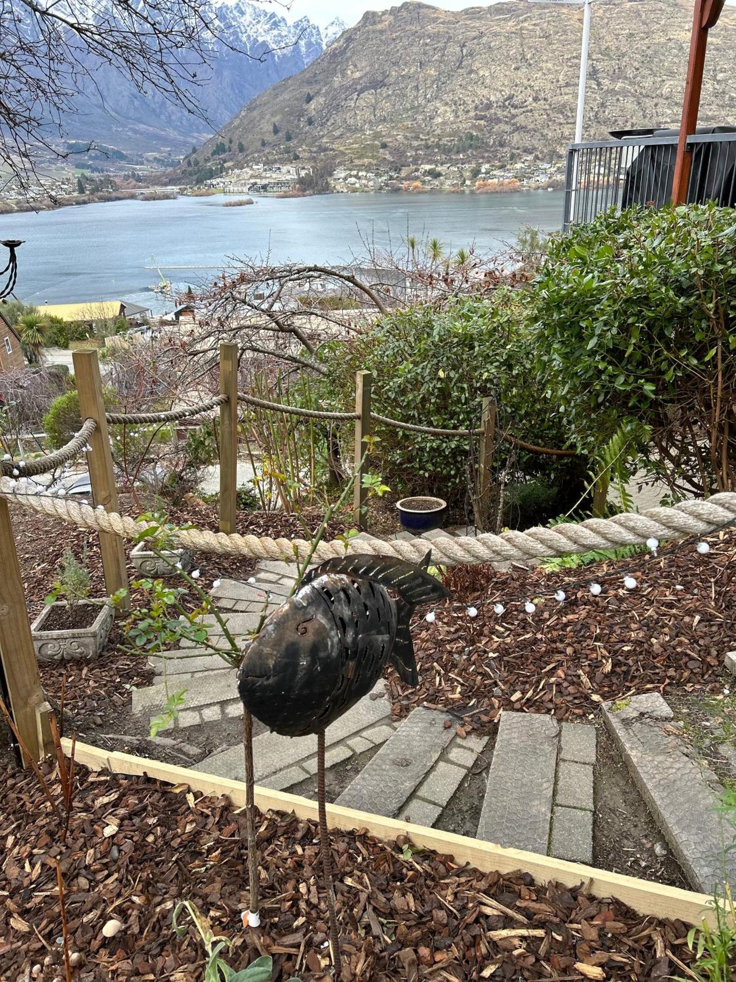 The Embassy B&B Queenstown Bagian luar foto