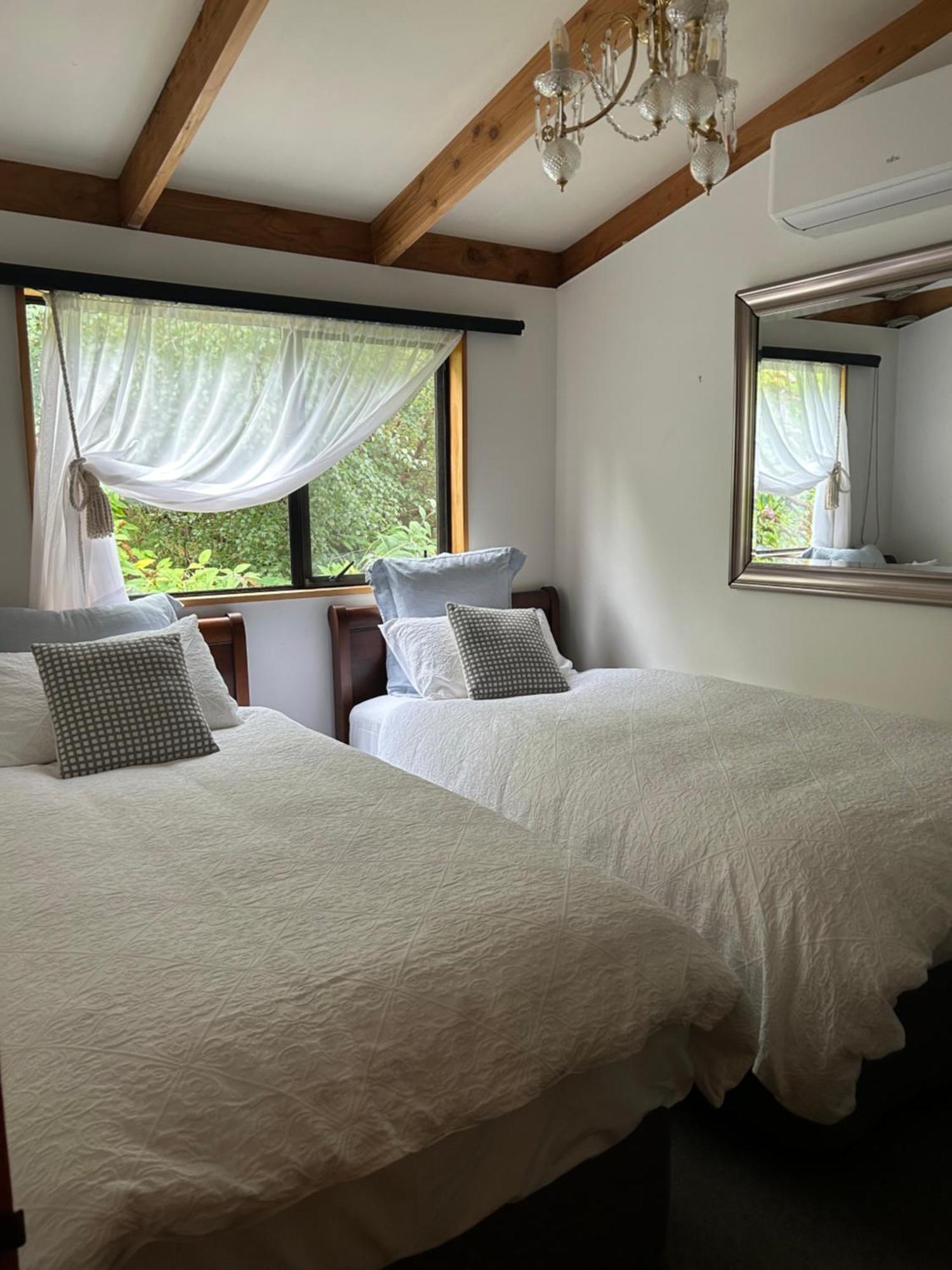 The Embassy B&B Queenstown Bagian luar foto