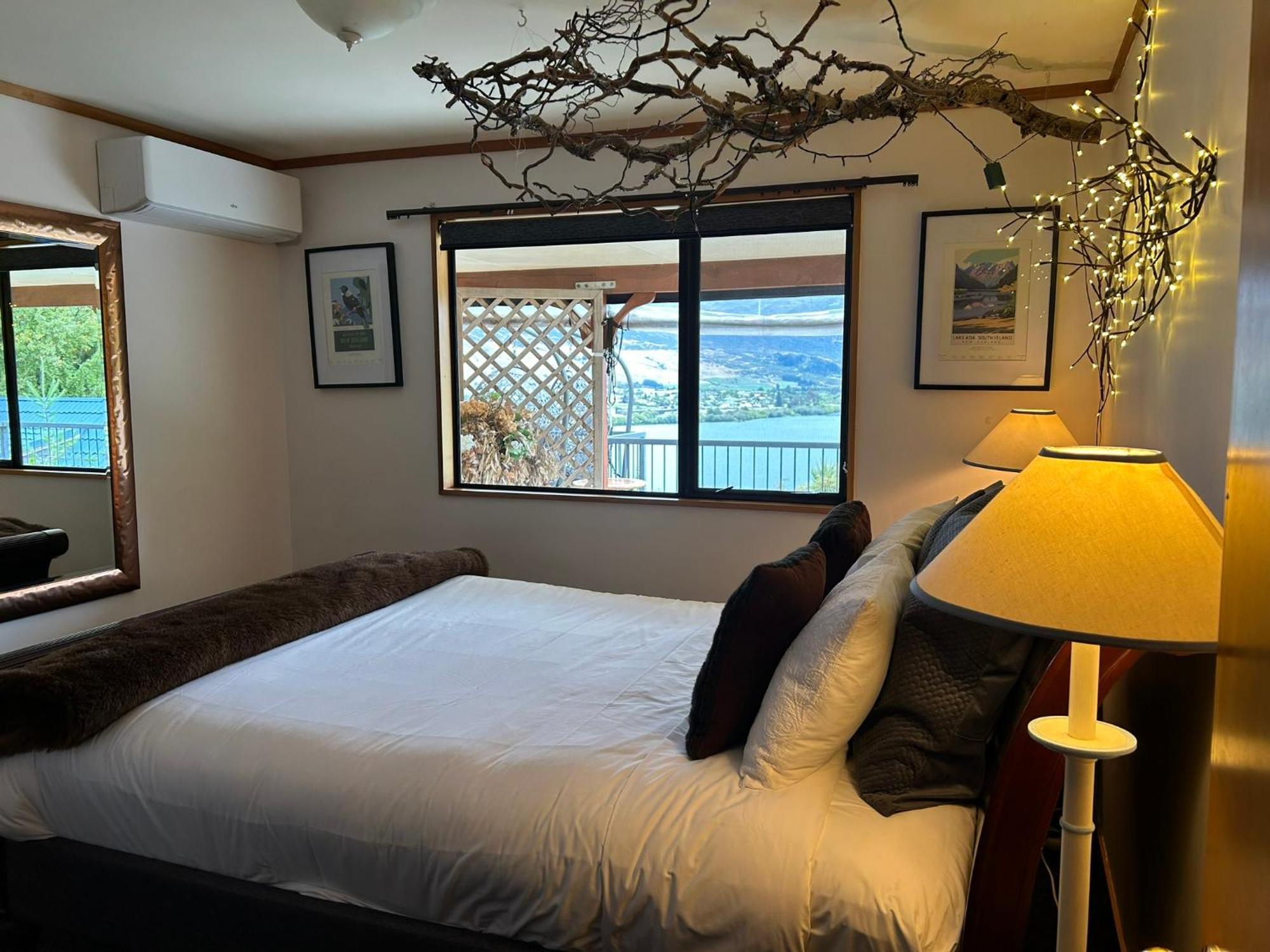 The Embassy B&B Queenstown Bagian luar foto