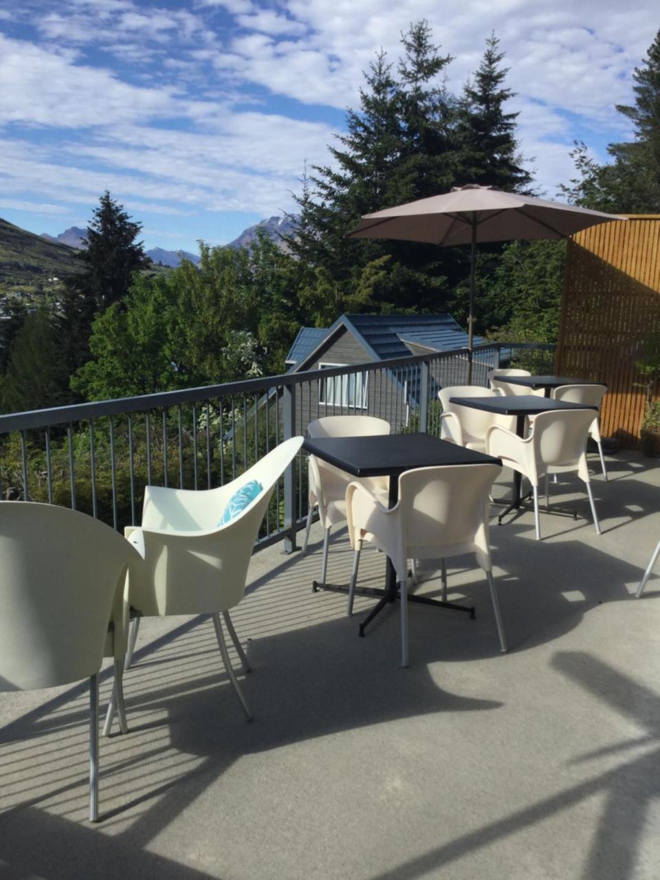 The Embassy B&B Queenstown Bagian luar foto