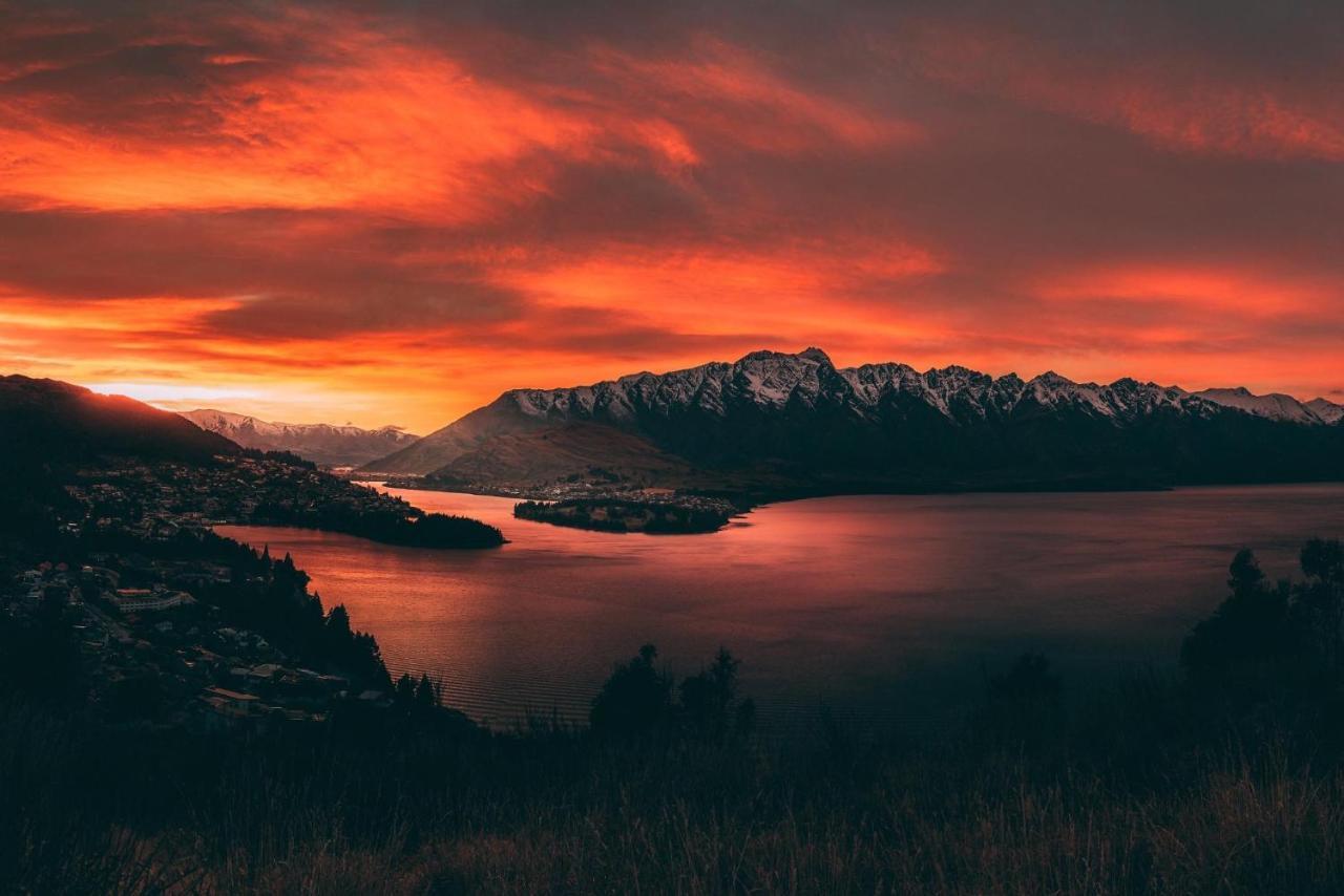 The Embassy B&B Queenstown Bagian luar foto