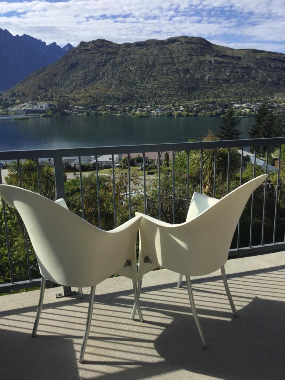 The Embassy B&B Queenstown Bagian luar foto
