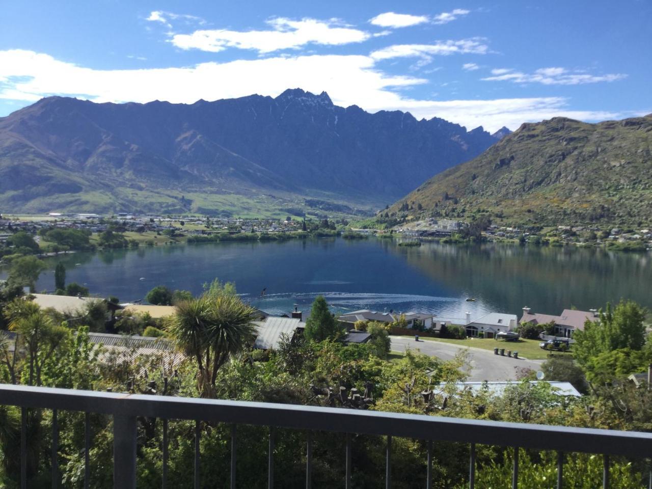 The Embassy B&B Queenstown Bagian luar foto