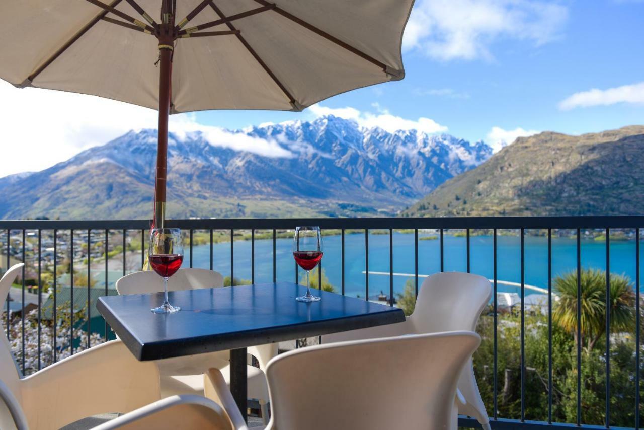 The Embassy B&B Queenstown Bagian luar foto
