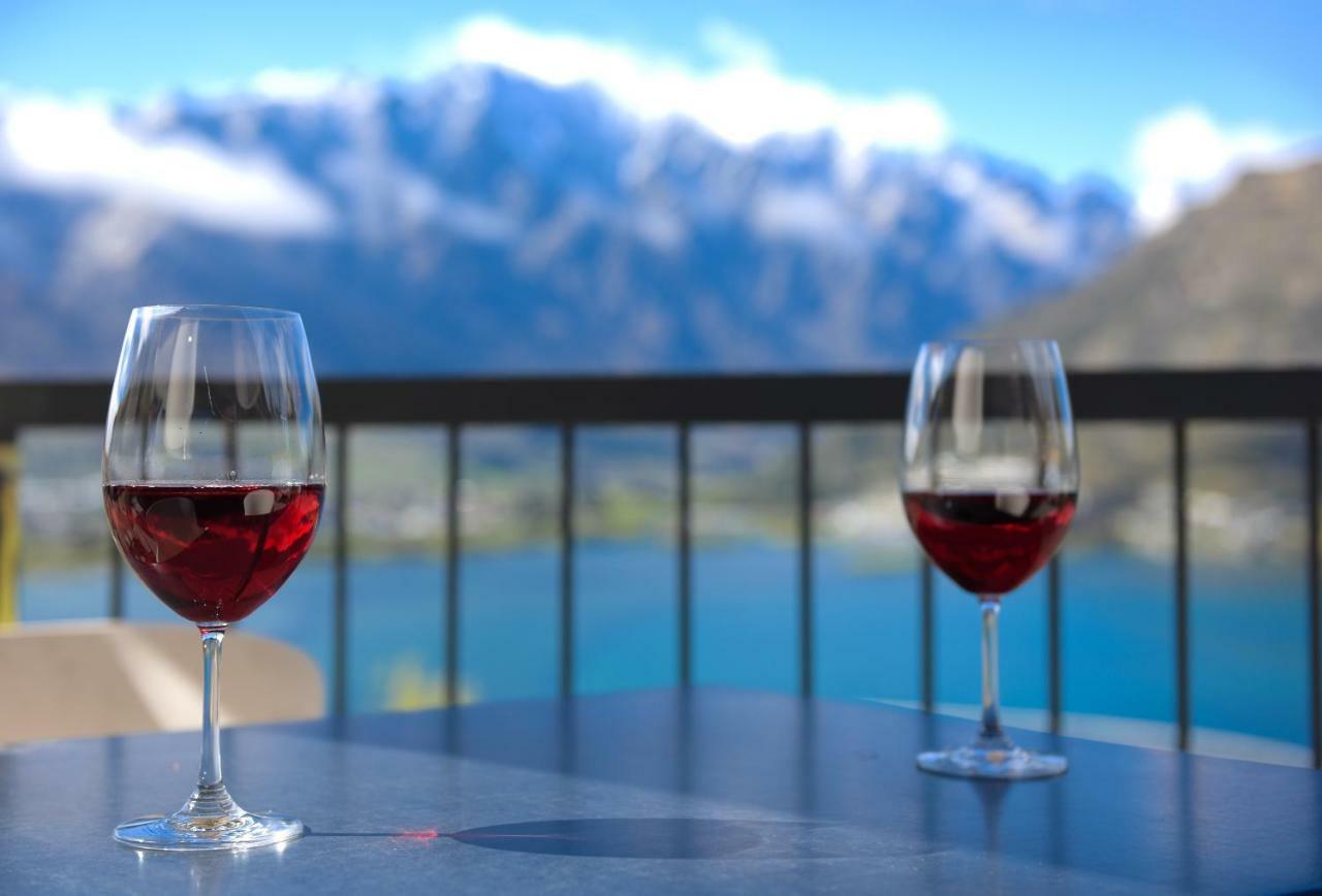 The Embassy B&B Queenstown Bagian luar foto
