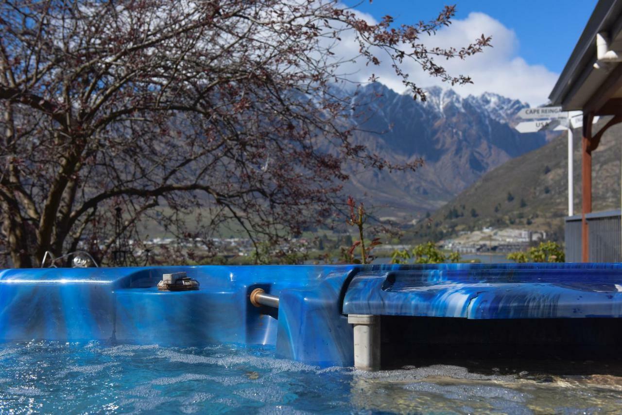 The Embassy B&B Queenstown Bagian luar foto