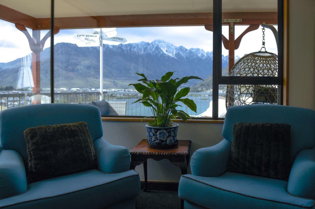 The Embassy B&B Queenstown Bagian luar foto