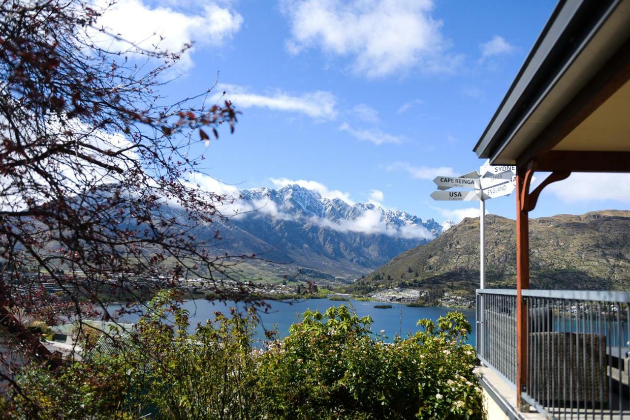 The Embassy B&B Queenstown Bagian luar foto